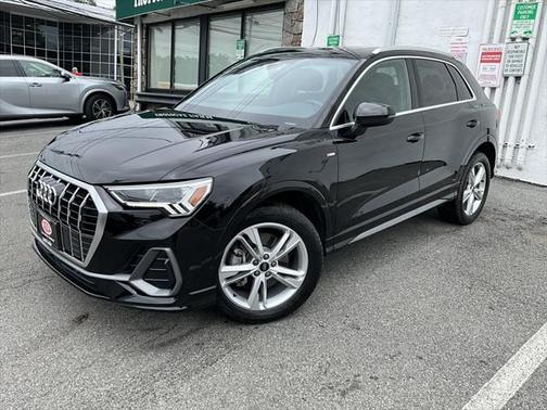 2024 Audi Q3 Premium 45 TFSI S line quattro Tiptronic
