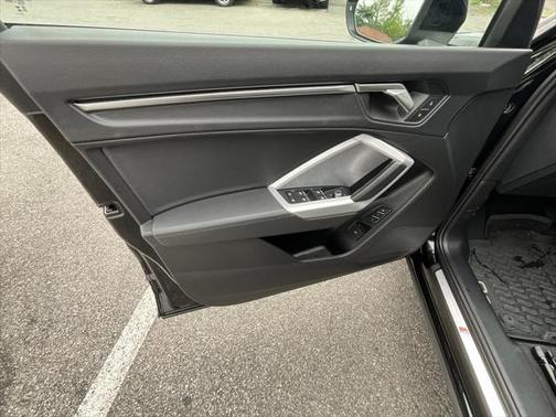 2024 Audi Q3 Premium 45 TFSI S line quattro Tiptronic