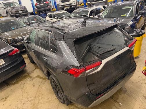 2023 Toyota RAV4 Hybrid SE