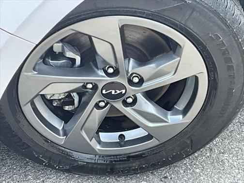 2022 Kia K5 LXS
