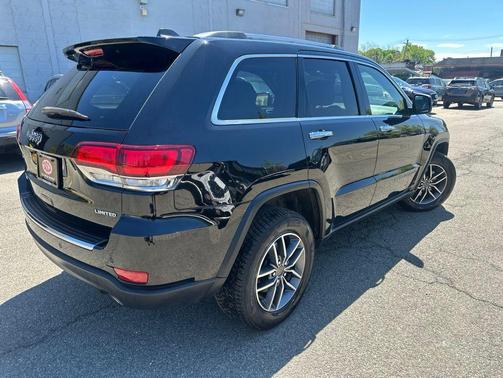Diamond Black Crystal Pearlcoat 2021 Jeep Grand Cherokee Limited