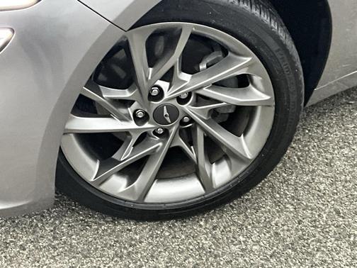 2022 Genesis G70 2.0T AWD