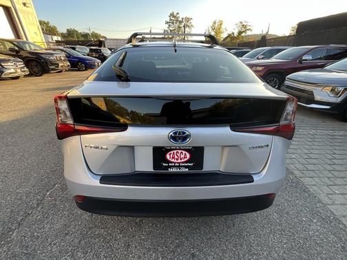 2019 Toyota Prius LE