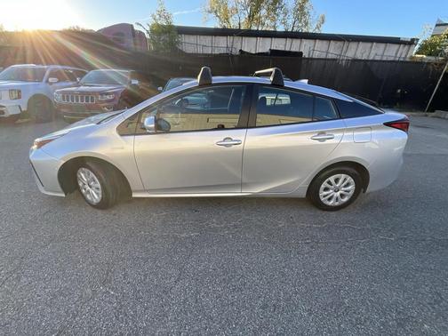 2019 Toyota Prius LE