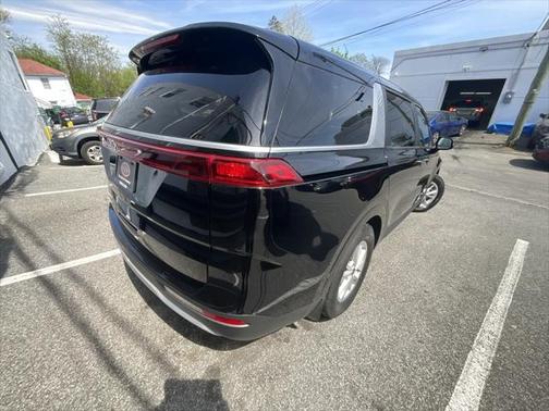 2023 Kia Carnival LX
