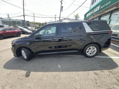 2023 Kia Carnival LX