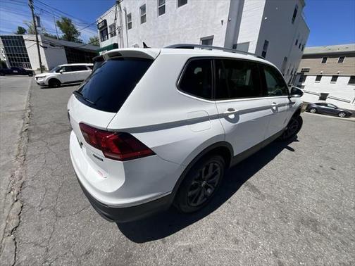 2022 Volkswagen Tiguan 2.0T SE 4MOTION