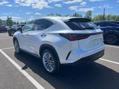 2025 Lexus NX 350h Premium