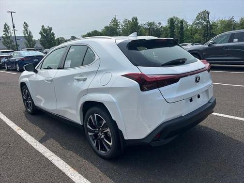 2025 Lexus UX 300h Premium