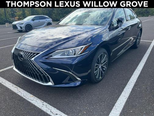 2025 Lexus ES 300h Base