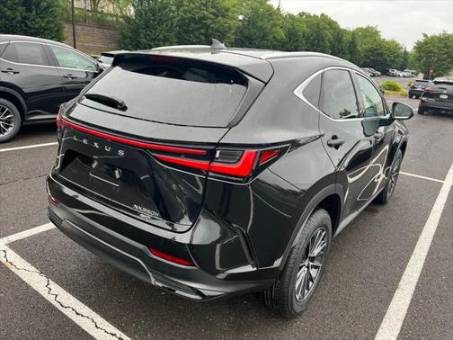 2025 Lexus NX 350h Premium