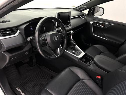 2019 Toyota RAV4 Hybrid SE