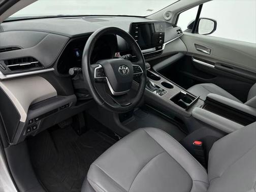 2021 Toyota Sienna XLE 7 Passenger