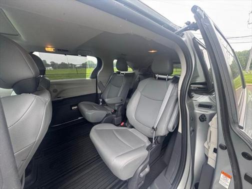 2021 Toyota Sienna XLE 7 Passenger