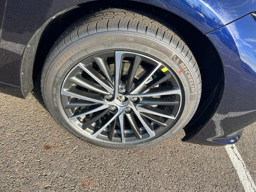 2025 Lexus ES 350 Base