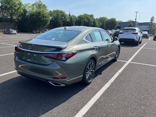 2025 Lexus ES 350 Base