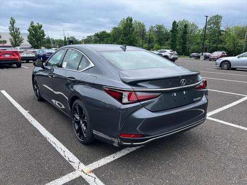 2025 Lexus ES 300h Base