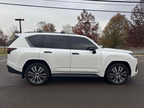 2024 Lexus LX 600 Luxury