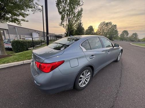 2015 INFINITI Q50 Premium