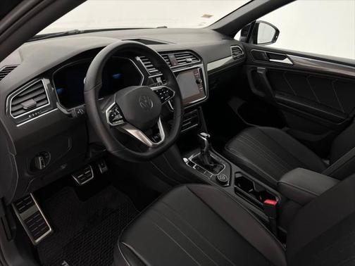 2022 Volkswagen Tiguan 2.0T SE R-Line Black 4MOTION