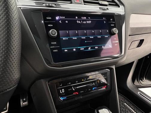2022 Volkswagen Tiguan 2.0T SE R-Line Black 4MOTION