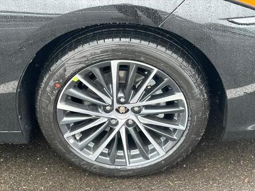 2025 Lexus ES 300h Base