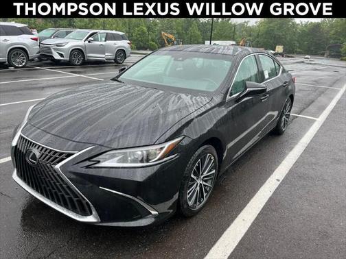 2025 Lexus ES 300h Base