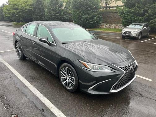 2025 Lexus ES 300h Base