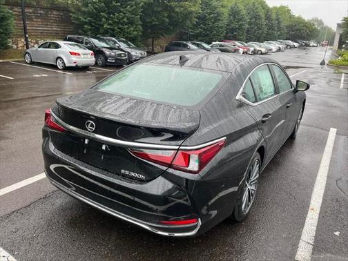 2025 Lexus ES 300h Base