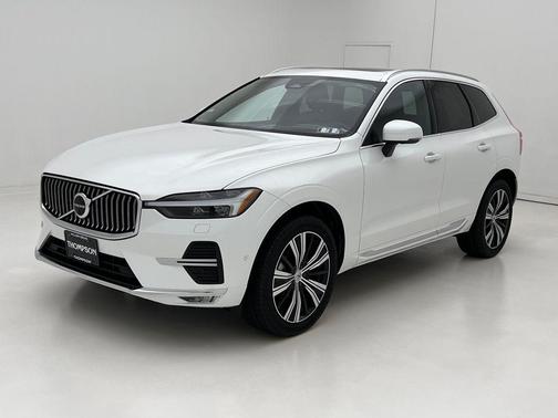2023 Volvo XC60 B5 Ultimate Bright Theme