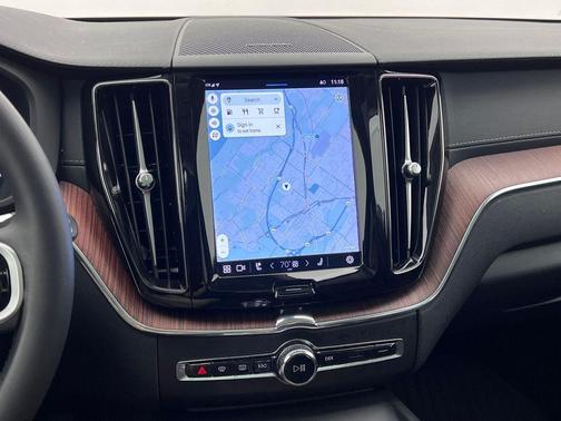 2023 Volvo XC60 B5 Ultimate Bright Theme