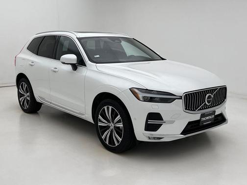 2023 Volvo XC60 B5 Ultimate Bright Theme