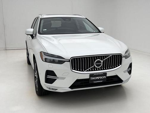2023 Volvo XC60 B5 Ultimate Bright Theme