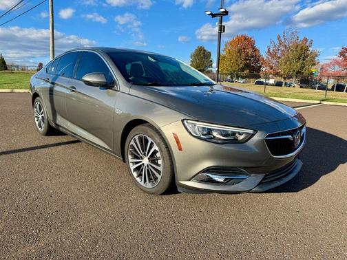 2018 Buick Regal Sportback Essence