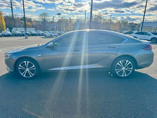 2018 Buick Regal Sportback Essence
