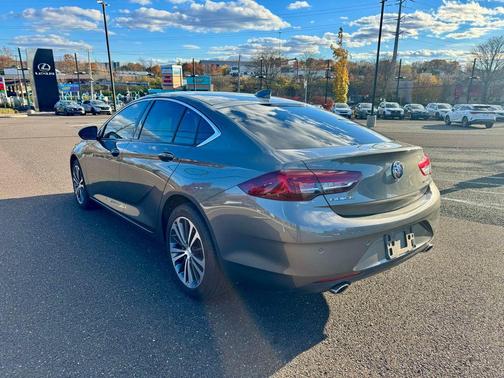 2018 Buick Regal Sportback Essence