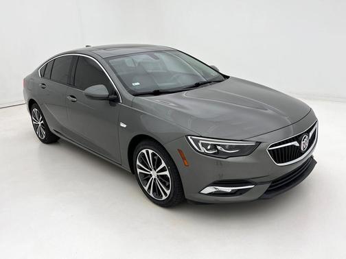 2018 Buick Regal Sportback Essence