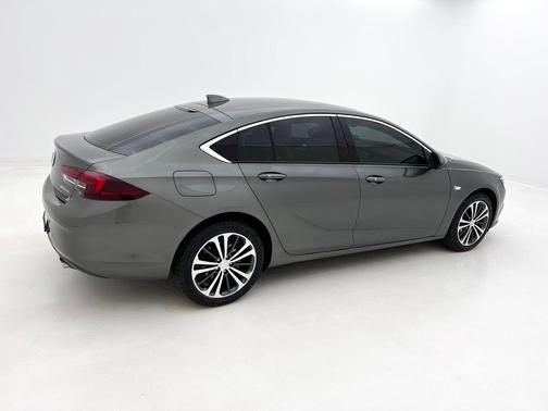 2018 Buick Regal Sportback Essence