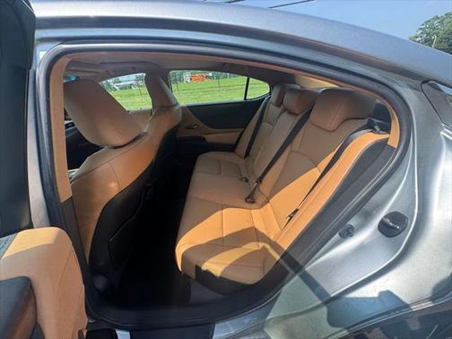 2022 Lexus ES 350 Base