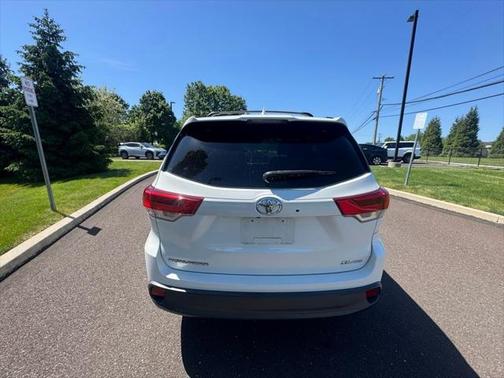 2018 Toyota Highlander SE
