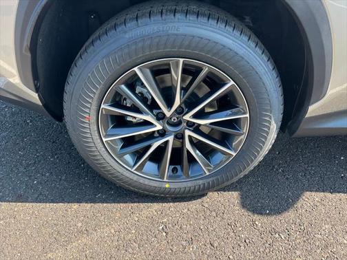 2025 Lexus NX 350h Premium