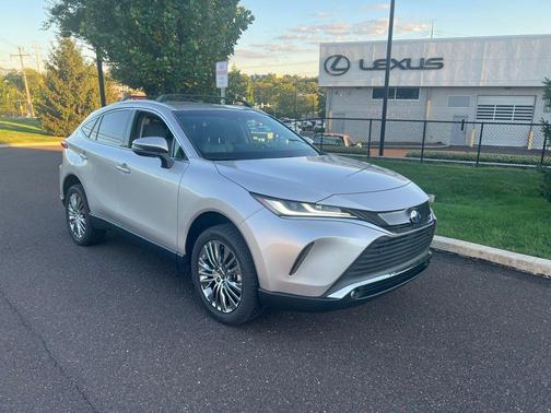 2023 Toyota Venza XLE