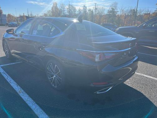 2025 Lexus ES 350 Base