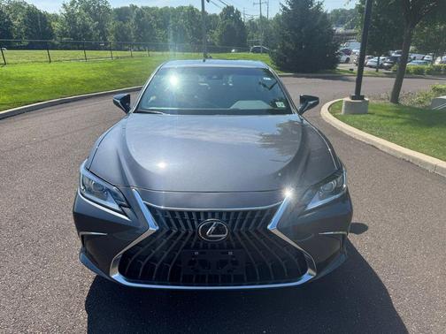 2022 Lexus ES 350 Base