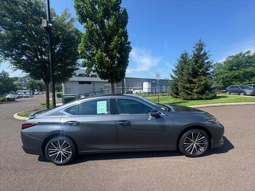2022 Lexus ES 350 Base