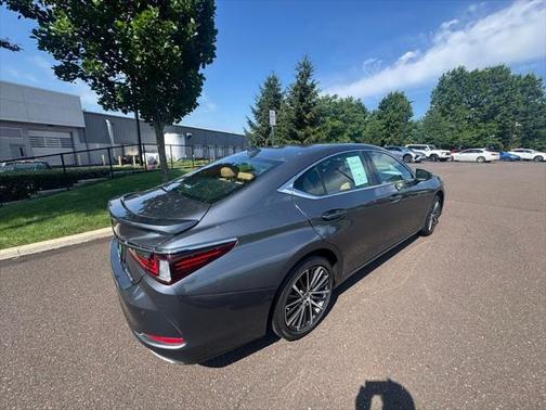 2022 Lexus ES 350 Base