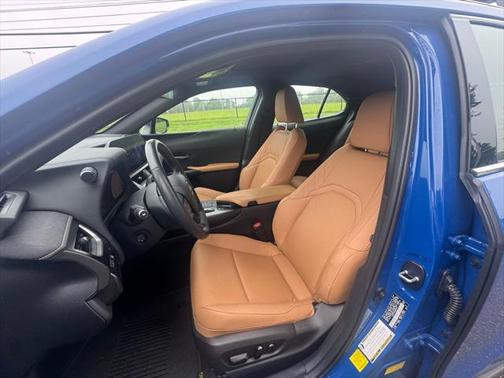 2025 Lexus UX 300h Premium
