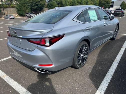 2025 Lexus ES 350 Base