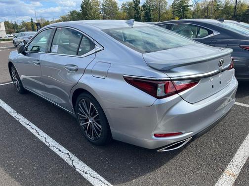 2025 Lexus ES 350 Base