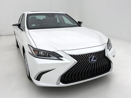 2019 Lexus ES 300h Luxury